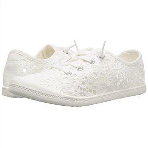 Madden Girl Casual Crochet Sneaker- size 7